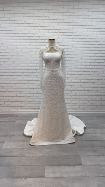 wedding dress, bridal gown, elegant wedding dress, lace bridal dress, modern wedding gown, simple wedding dress, luxury bridal dress, timeless wedding gown White Mermaid Wedding Dress